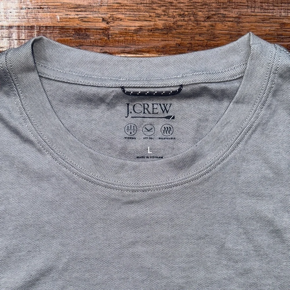 J. Crew Performance t-shirt COOLMAX technology Light Gray Short Sleeve, size L